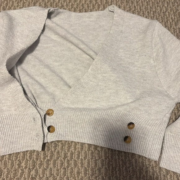 Gray Buttoned Cropped Sweater size small - Picture 2 of 5